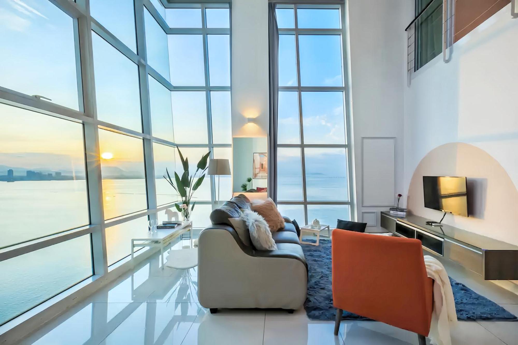 Maritime Seaview Suites Penang George Town Bagian luar foto
