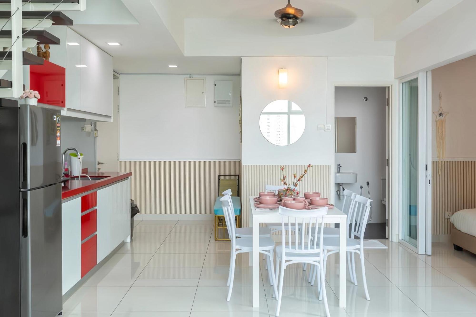 Maritime Seaview Suites Penang George Town Bagian luar foto