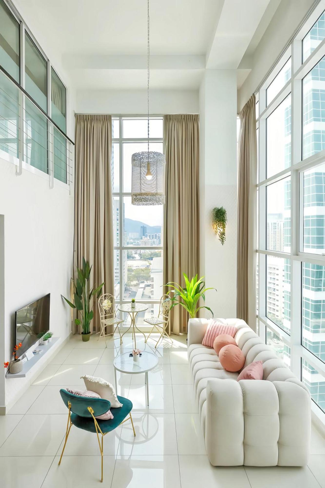 Maritime Seaview Suites Penang George Town Bagian luar foto