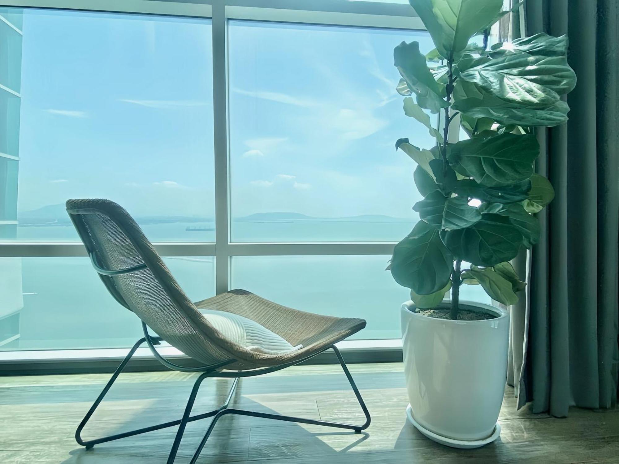 Maritime Seaview Suites Penang George Town Bagian luar foto