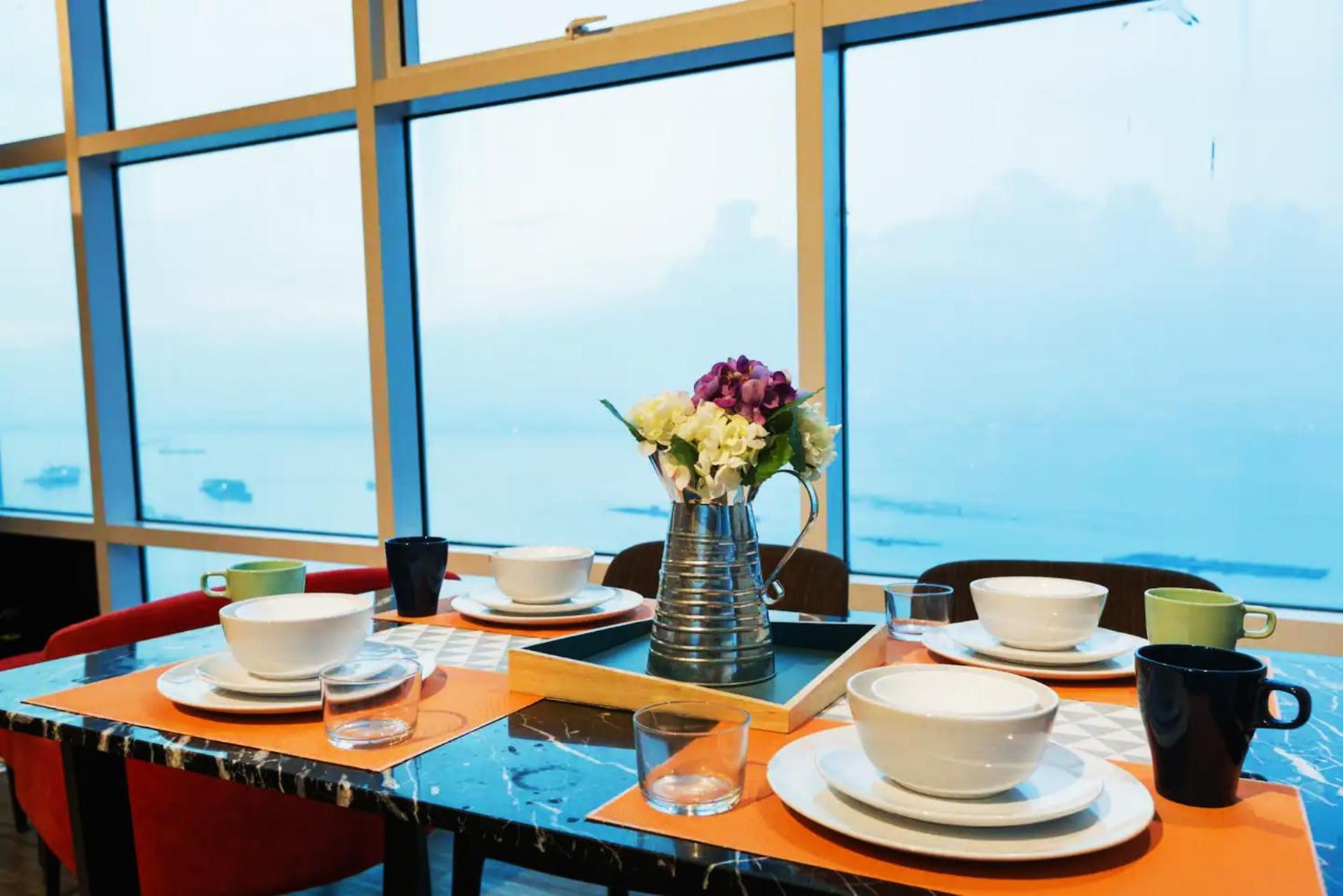 Maritime Seaview Suites Penang George Town Bagian luar foto