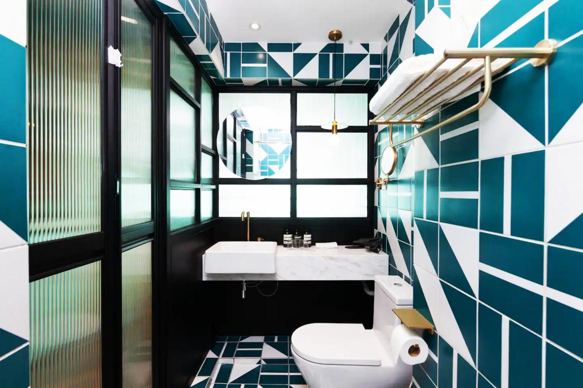 Maritime Seaview Suites Penang George Town Bagian luar foto